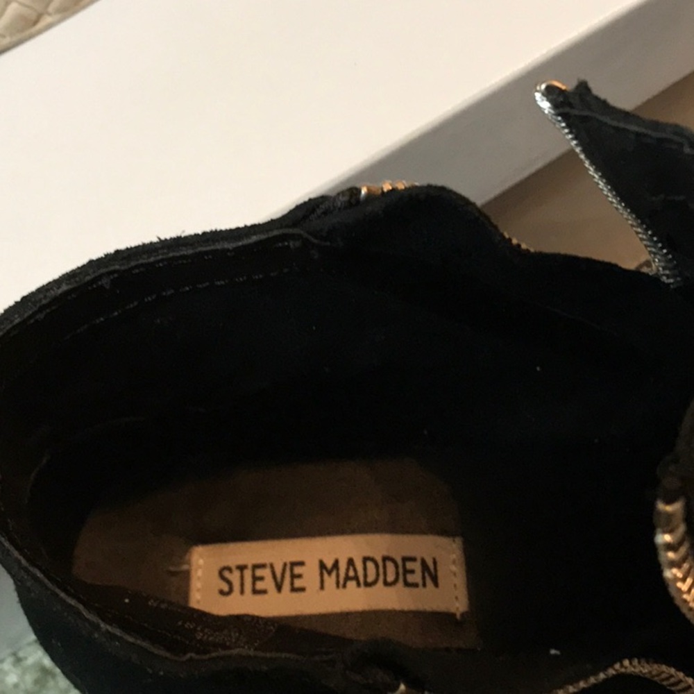 New Steve Madden sparkling slip on sneakers - 8 in box - Picture 7 of 11